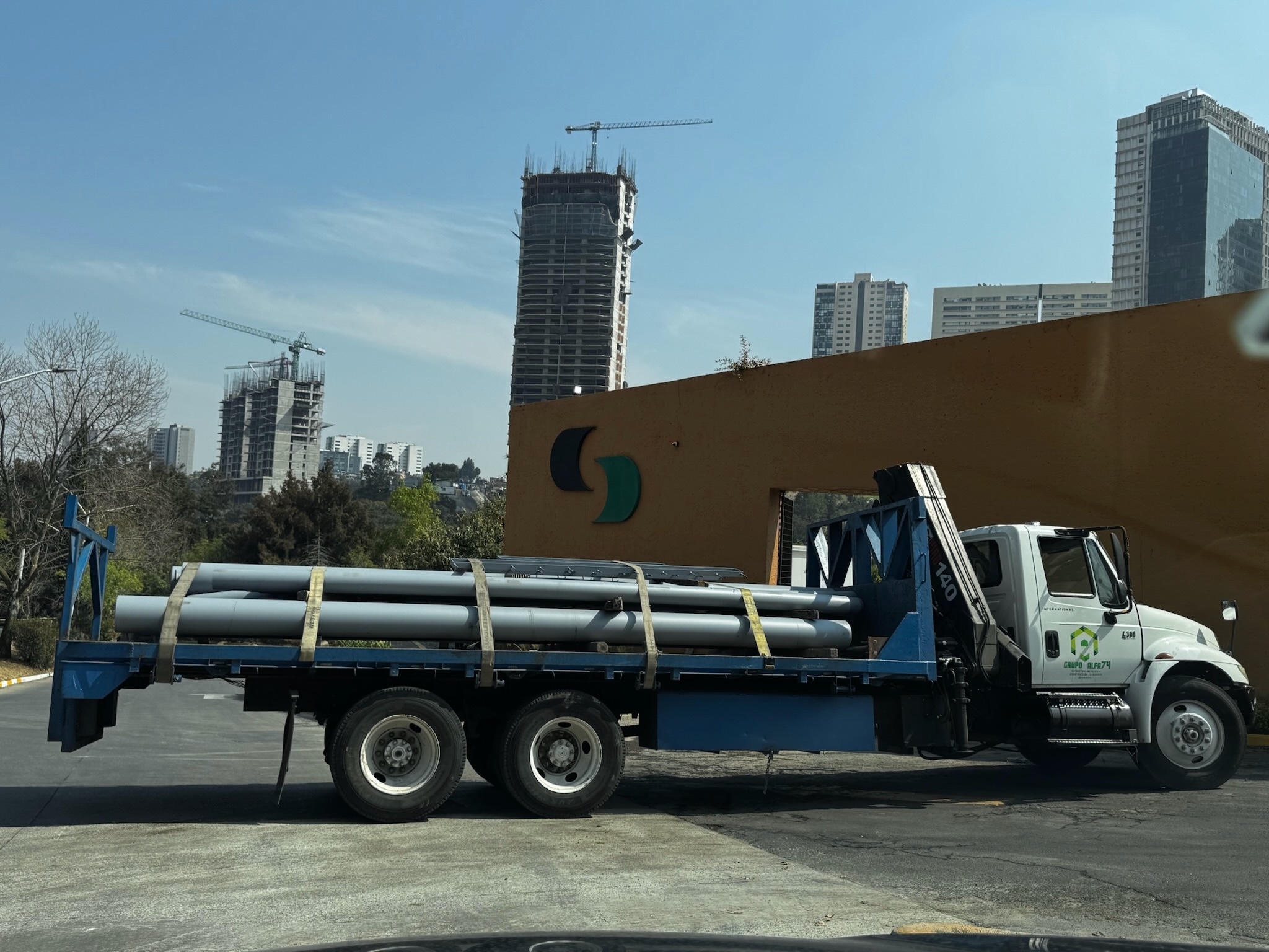 Grupo Alfa 74 en obra